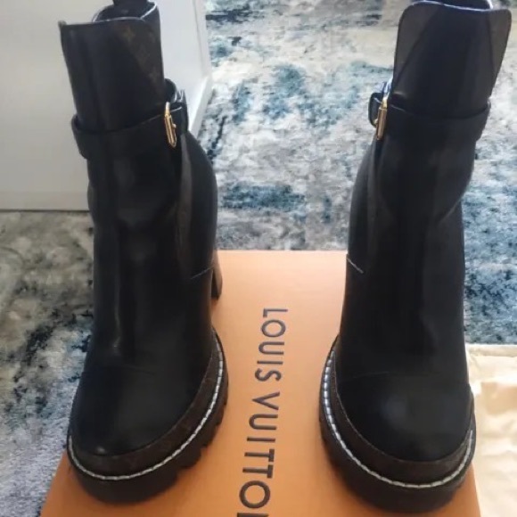 COPY - LV ladies boots - Picture 3 of 5
